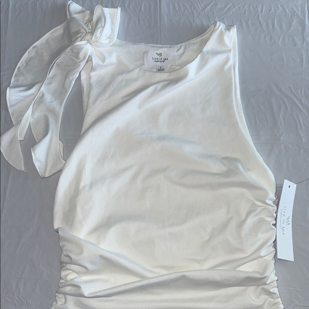 LIVE IN THE MOMENT White Sleeveless Top with Bow by